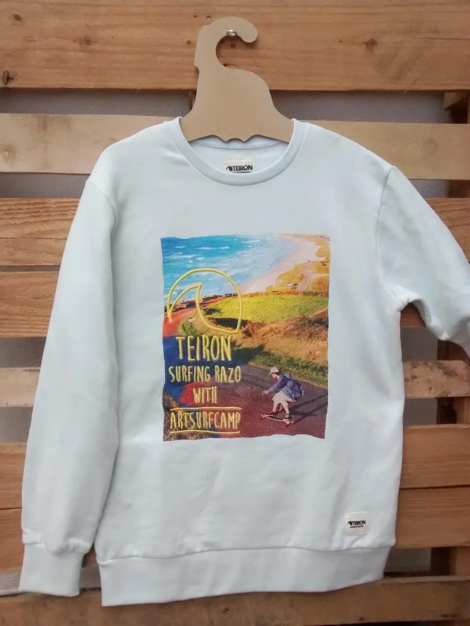Surfs Up · printed sweatshirt