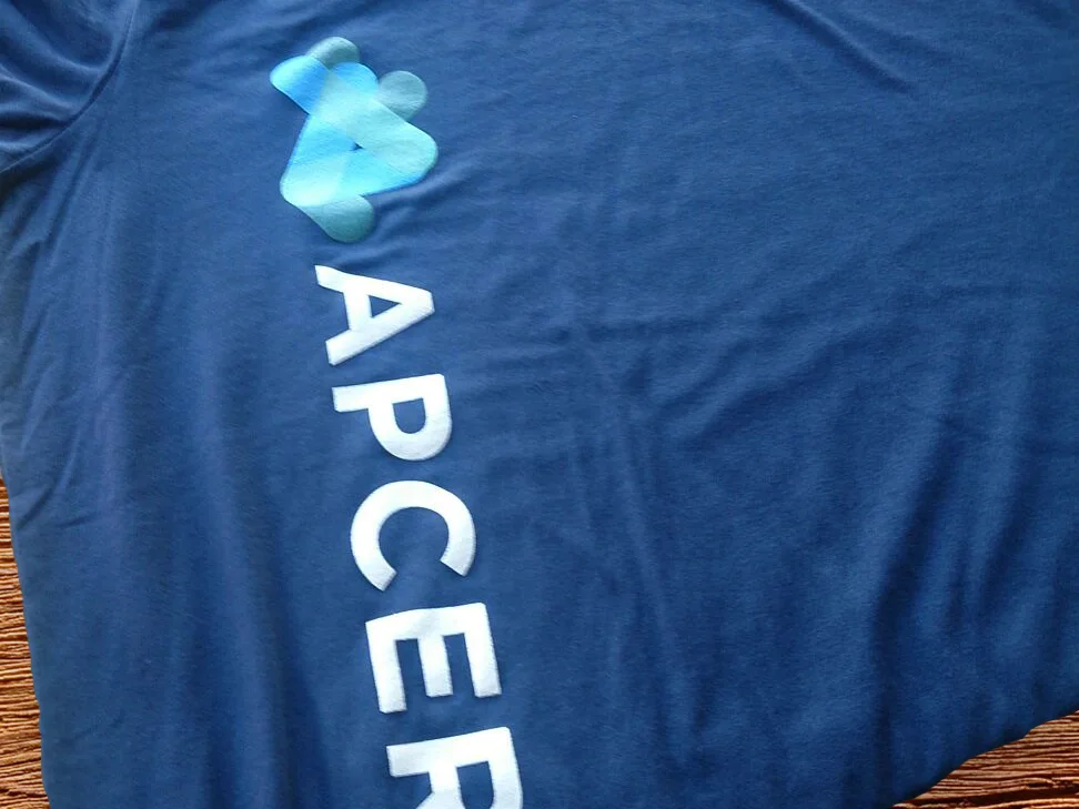 Apcera T-shirt with the vertical side print