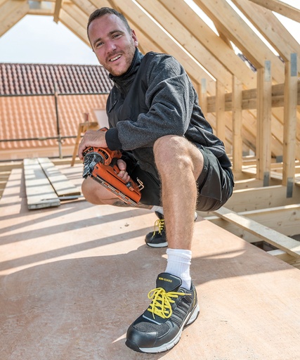 Lightweight safety trainer R348X